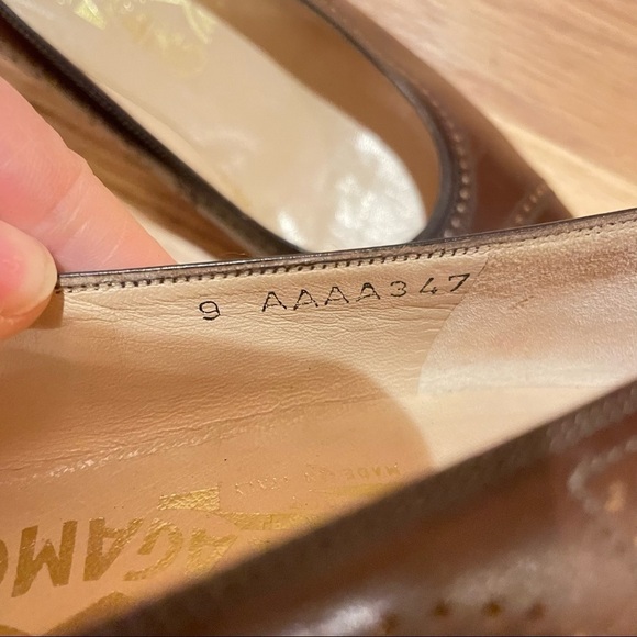 Ferragamo classic cap toe pumps brown leather size 9 AAAA extra narrow - Picture 8 of 9